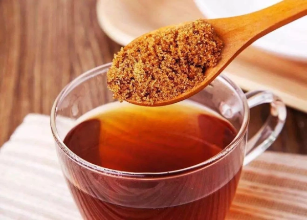 Đường nâu giảm đau bụng kinh