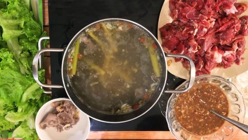 Lẩu bò nhúng giấm