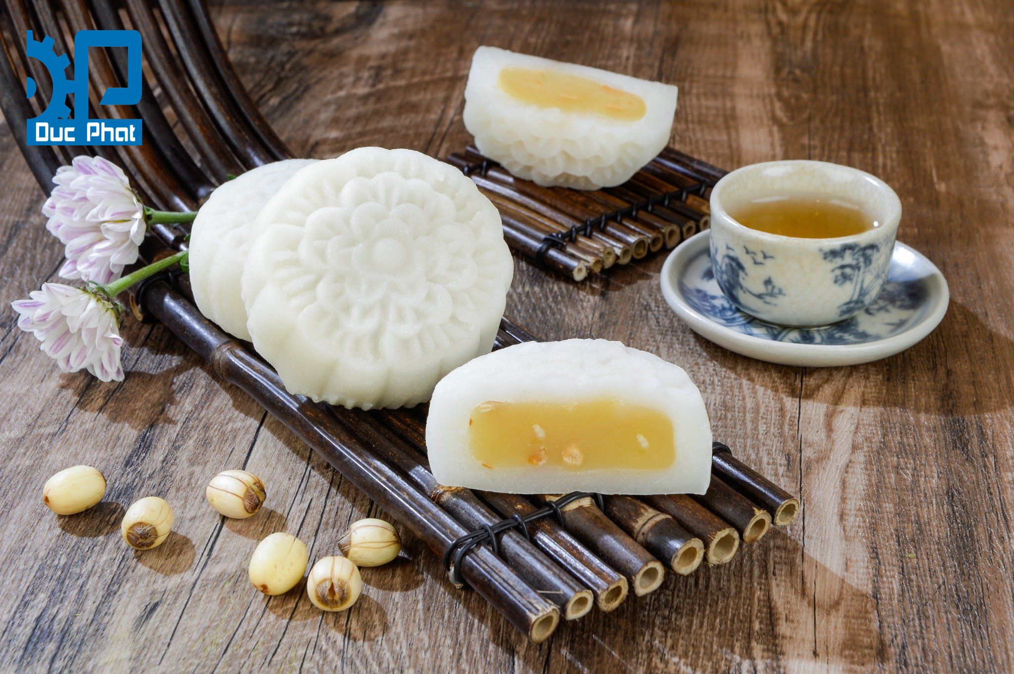 Bánh dẻo nhân hạt sen