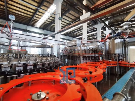 Băng tải dây chuyền sản xuất rượu, bia