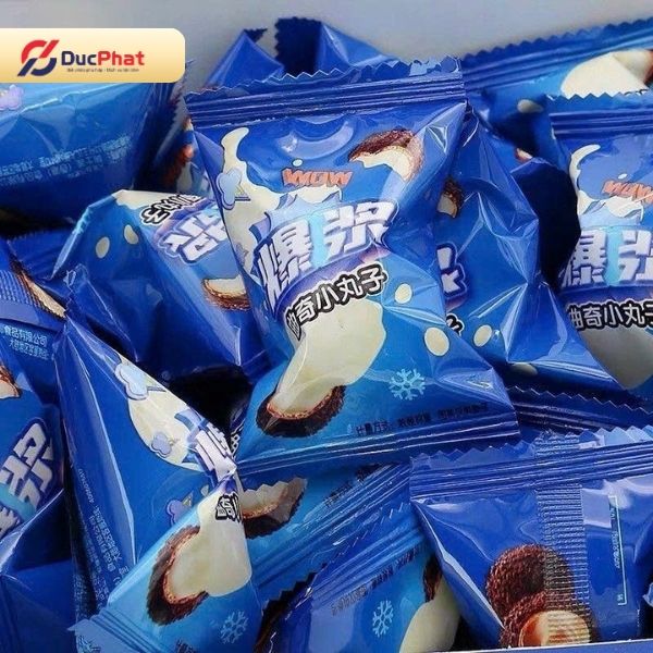 Thành phẩm bánh Oreo viên tròn sau khi đóng gói với túi nhỏ gọn và hình thức đồng đều Thành phẩm bánh Oreo viên tròn sau khi đóng gói với túi nhỏ gọn và hình thức đồng đều