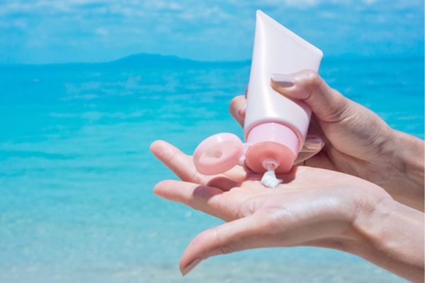 Có nên sử dụng tuýp mỹ phẩm