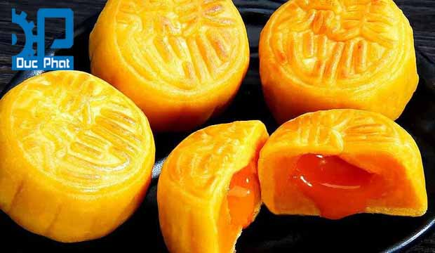 Bánh trung thu nhân lava trứng chảy