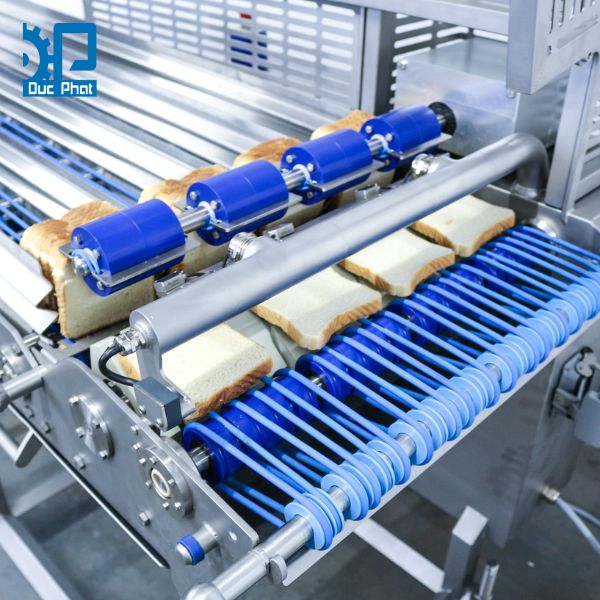 Các thiết bị trong quy trình sản xuất sandwich