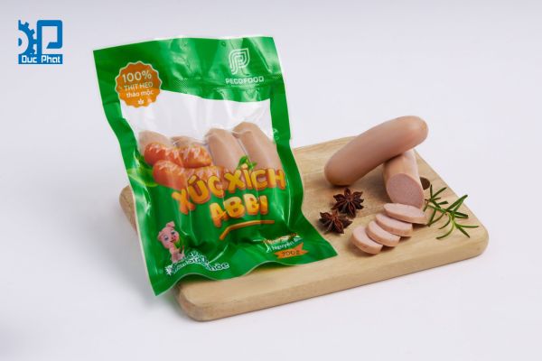 Xúc xích chế biến