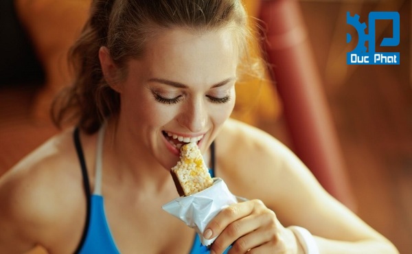 Thanh hạt dinh dưỡng và người tập gym
