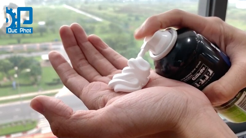 Bọt cạo râu dạng foam