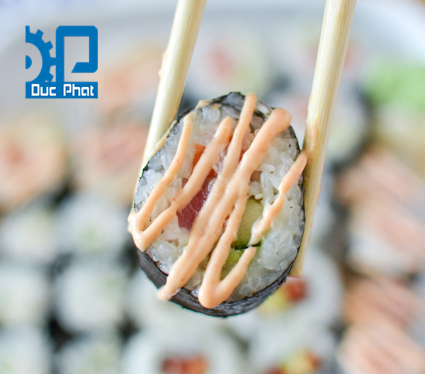 Làm sushi