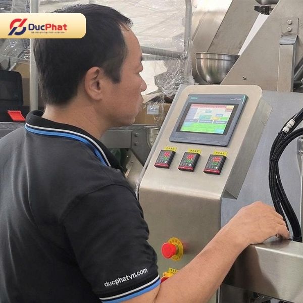 Đức Phát triển khai máy co màng cho nhiều quy mô và yêu cầu sản xuất Đức Phát triển khai máy co màng cho nhiều quy mô và yêu cầu sản xuất