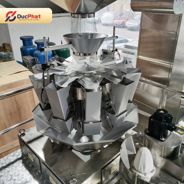 Tích hợp cân định lượng nhiều đầu, giúp định lượng chính xác và đồng đều cho từng túi Tích hợp cân định lượng nhiều đầu, giúp định lượng chính xác và đồng đều cho từng túi