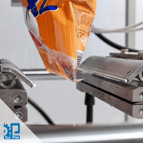 Vệ sinh bộ phận hàn cắt Vệ sinh bộ phận hàn cắt