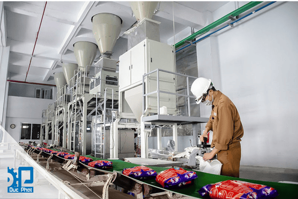 Yếu tố con người khi tự động hóa dây chuyền sản xuất Yếu tố con người