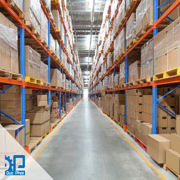 Lưu kho sản phẩm bánh kẹo không đúng có thể gây nấm mốc, hư hỏng Lưu kho sản phẩm bánh kẹo