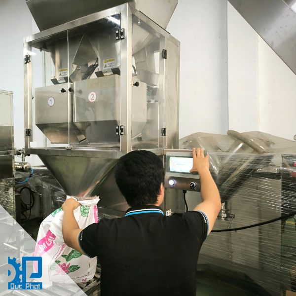 Sự mất đồng bộ giữa tốc độ của băng tải cấp liệu và cân định lượng Sự mất đồng bộ giữa tốc độ của băng tải cấp liệu và cân định lượng