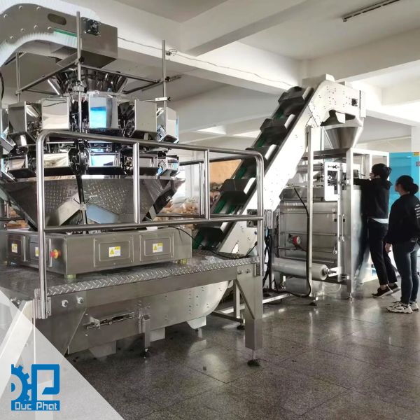 Vệ sinh máy sơ cua sau ca làm việc Vệ sinh máy sơ cua sau ca làm việc