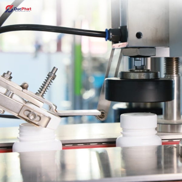 Lưu ý khi doanh nghiệp đầu tư máy cấp nắp và đóng nắp cho dây chuyền chiết rót Lưu ý khi doanh nghiệp đầu tư máy cấp nắp và đóng nắp cho dây chuyền chiết rót