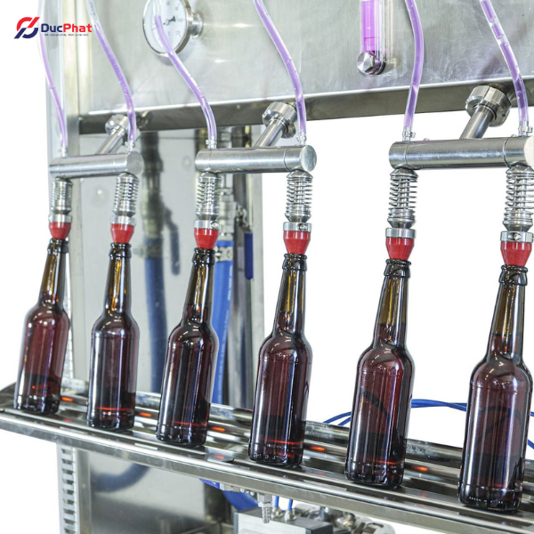 Công nghệ chiết rót áp suất thường (chiết rót trọng lực) phù hợp với các sản phẩm dạng lỏng có độ nhớt thấp Công nghệ chiết rót áp suất thường (chiết rót trọng lực) phù hợp với các sản phẩm dạng lỏng có độ nhớt thấp