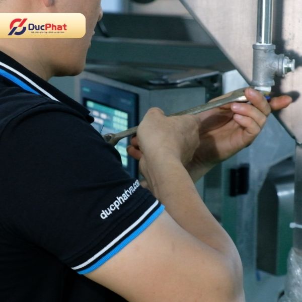 Đức Phát cung cấp giải pháp máy đóng gói nước sốt phù hợp với nhiều dạng bao bì và nhu cầu sản xuất của doanh nghiệp Đức Phát cung cấp giải pháp máy đóng gói nước sốt phù hợp với nhiều dạng bao bì và nhu cầu sản xuất của doanh nghiệp