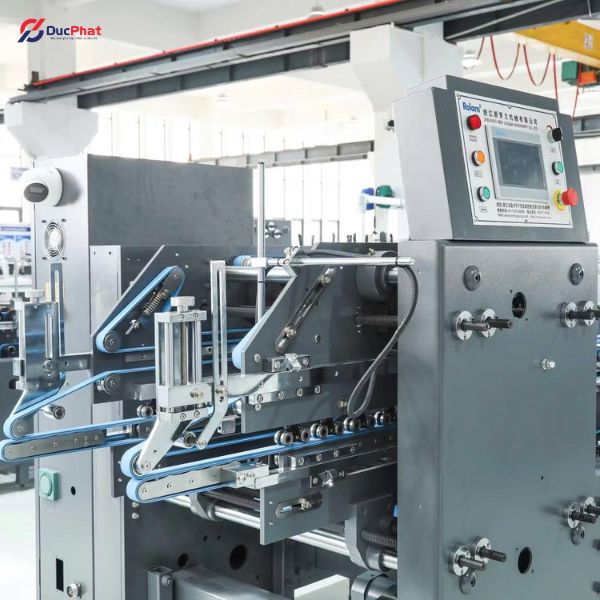 Giải pháp máy đóng hộp dán keo và máy đóng hộp gấp mép do Đức Phát cung cấp cho các dây chuyền sản xuất công nghiệp Giải pháp máy đóng hộp dán keo và máy đóng hộp gấp mép do Đức Phát cung cấp cho các dây chuyền sản xuất công nghiệp
