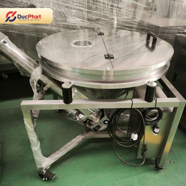 Hệ thống cấp liệu trục vít kín giúp vận chuyển nguyên liệu trong đường ống, hạn chế phát tán bụi Hệ thống cấp liệu trục vít kín giúp vận chuyển nguyên liệu trong đường ống, hạn chế phát tán bụi