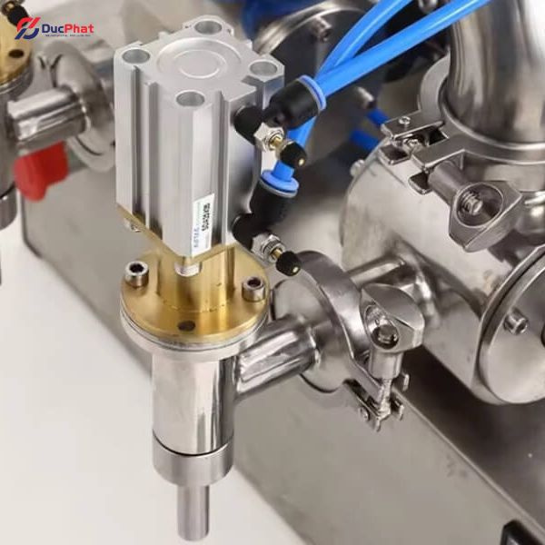 Máy chiết rót dung dịch ngâm có vòi chiết ổn định, đảm bảo chiết rót êm và chính xác Máy chiết rót dung dịch ngâm có vòi chiết ổn định, đảm bảo chiết rót êm và chính xác