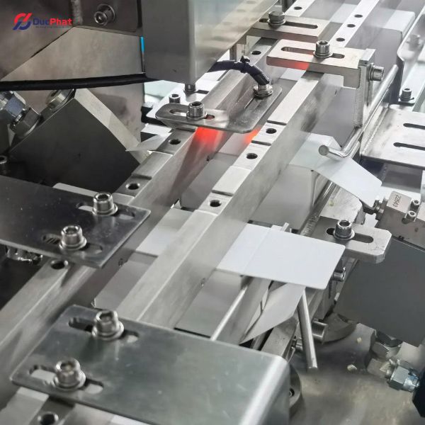 Máy đóng hộp dán keo giúp tối ưu năng suất và đảm bảo độ kín của bao bì Máy đóng hộp dán keo giúp tối ưu năng suất và đảm bảo độ kín của bao bì