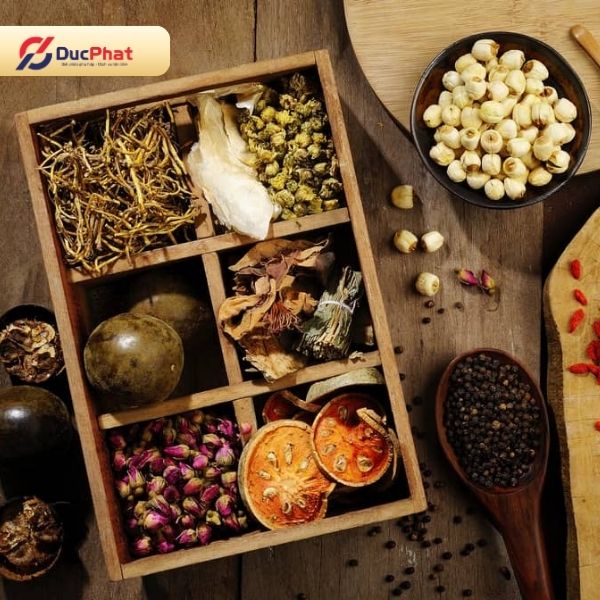 Dược liệu được sấy khô phục vụ quá trình bào chế Dược liệu được sấy khô phục vụ quá trình bào chế