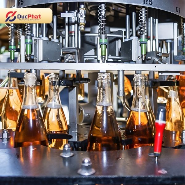 Vòi chiết cần có kích thước phù hợp để đưa sâu vào chai, hỗ trợ chiết ổn định và hạn chế tạo bọt Vòi chiết cần có kích thước phù hợp để đưa sâu vào chai, hỗ trợ chiết ổn định và hạn chế tạo bọt