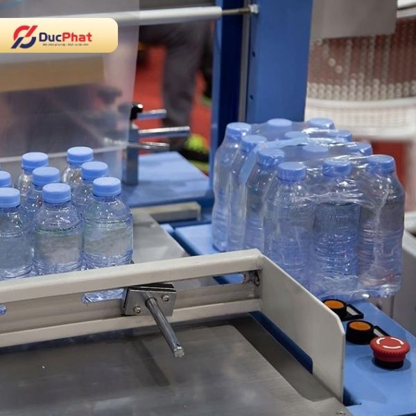 Máy đóng màng co Đức Phát đáp ứng nhu cầu đóng lốc và bao bọc sản phẩm trong sản xuất Máy đóng màng co Đức Phát đáp ứng nhu cầu đóng lốc và bao bọc sản phẩm trong sản xuất