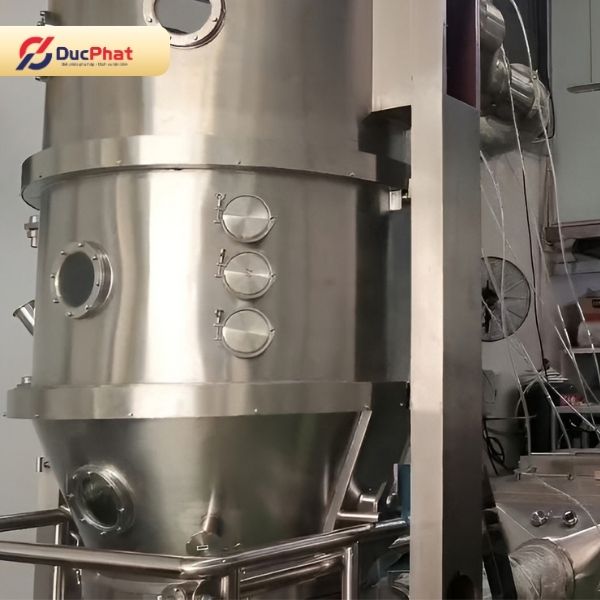 Cận cảnh buồng sấy tầng sôi Đức Phát Cận cảnh buồng sấy tầng sôi Đức Phát